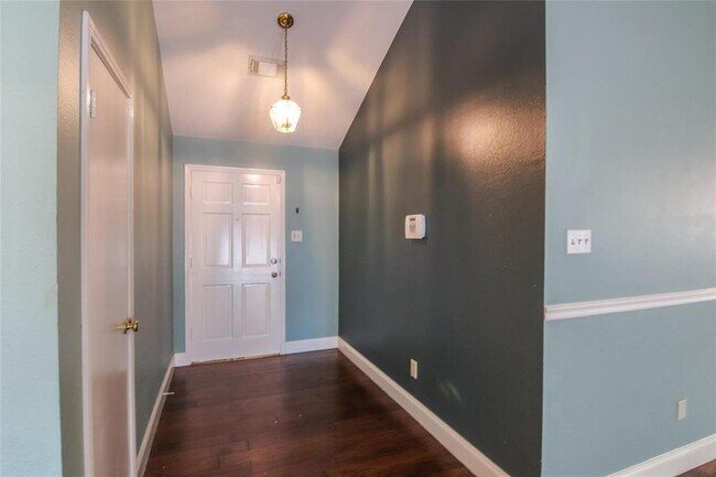 Building Photo - 17415 Hamilwood Dr