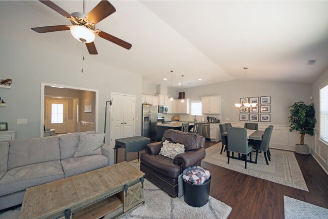 Building Photo - 107 Prescott Cir