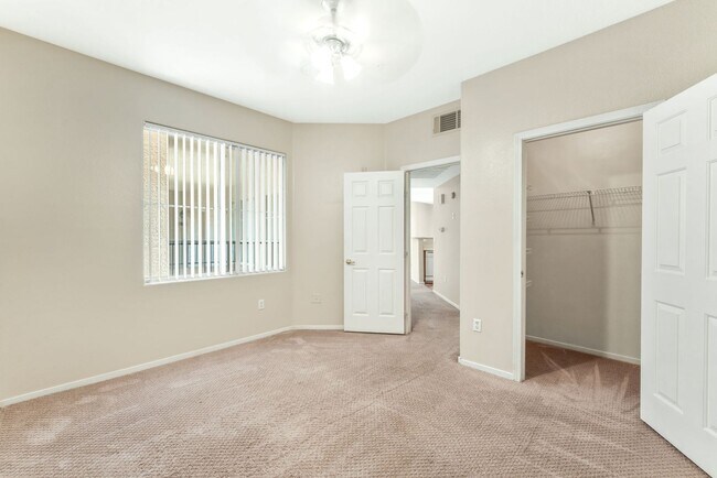 Building Photo - 7139 S Durango Dr
