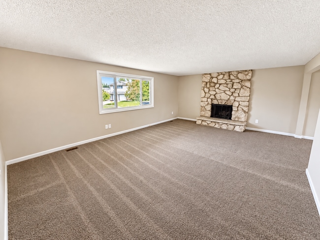 Building Photo - 11910 N Howard Ct