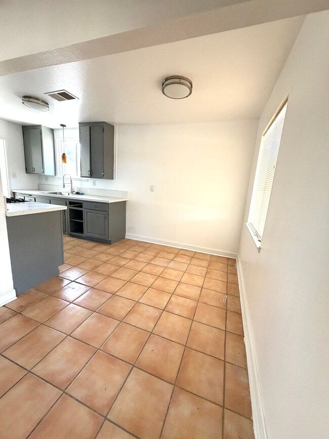 Building Photo - Newly Remodeled 3 Bedroom 2 Bathroom Home
