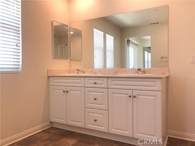 Building Photo - 2735 E Howlett Ln