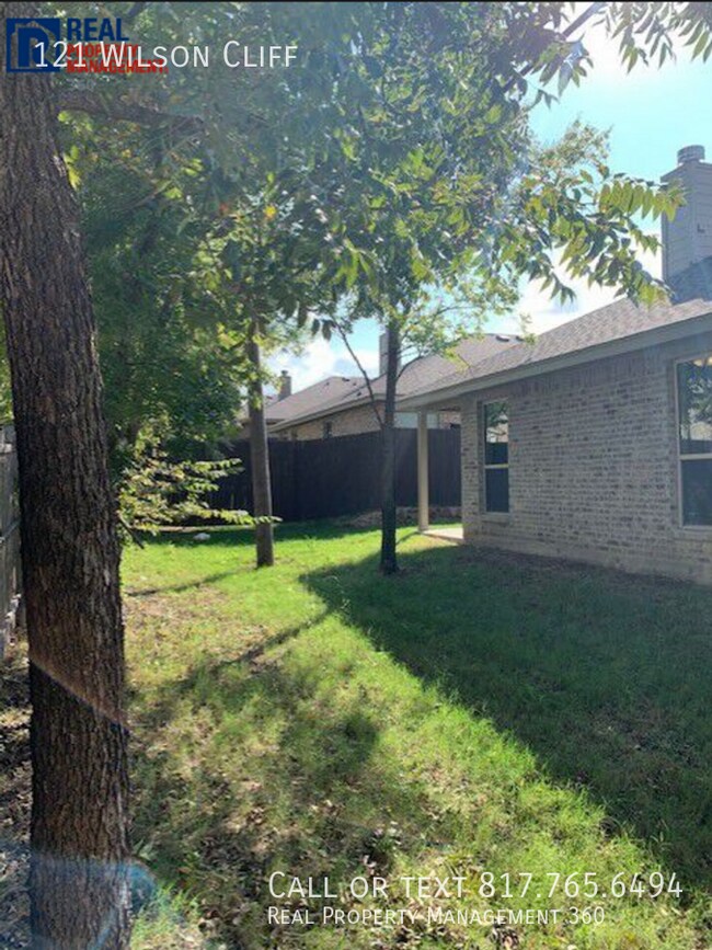 Building Photo - 121 Wilson Cliff Dr
