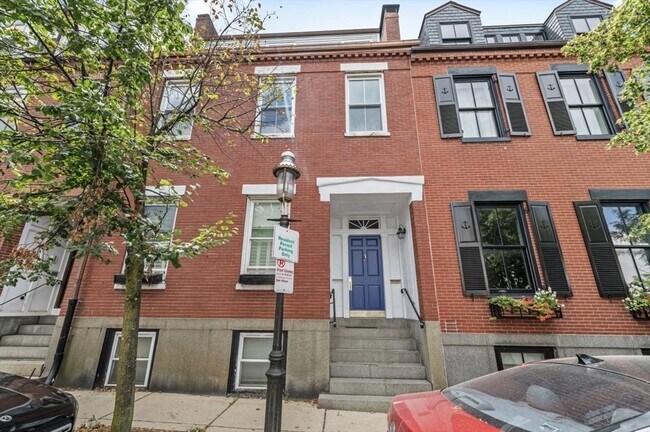Building Photo - 76 Washington St