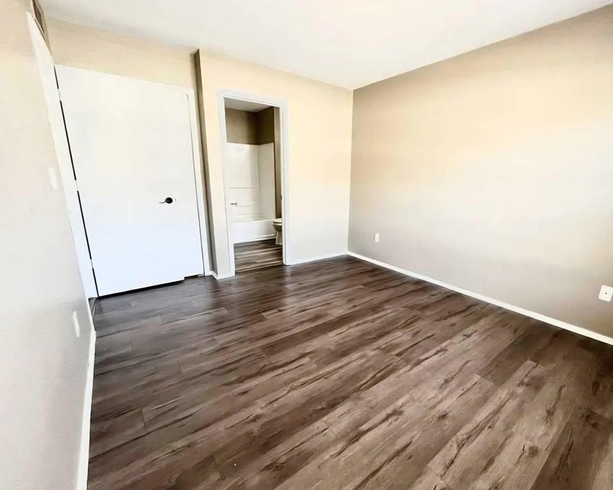 More photos - 15650 Stone Crossing Dr