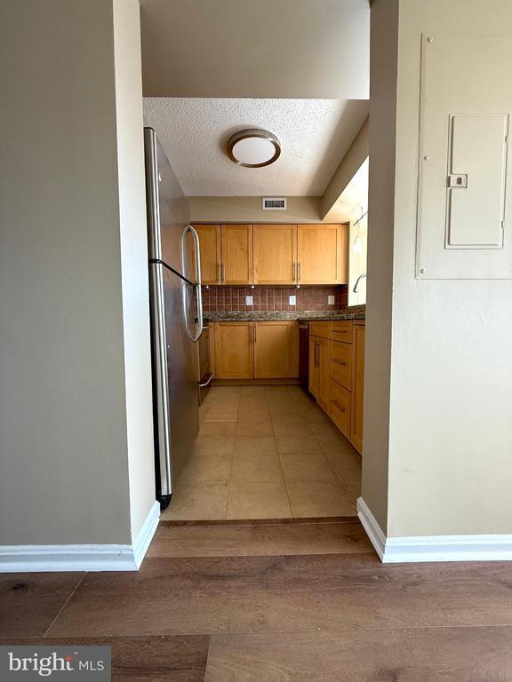 Building Photo - 10101 Grosvenor Pl