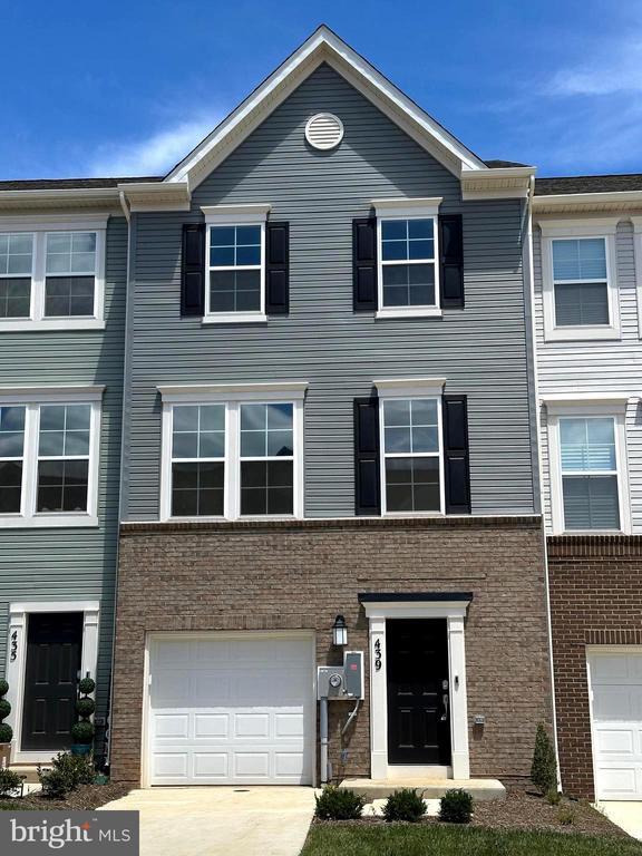 Building Photo - 439 Seeback Dr