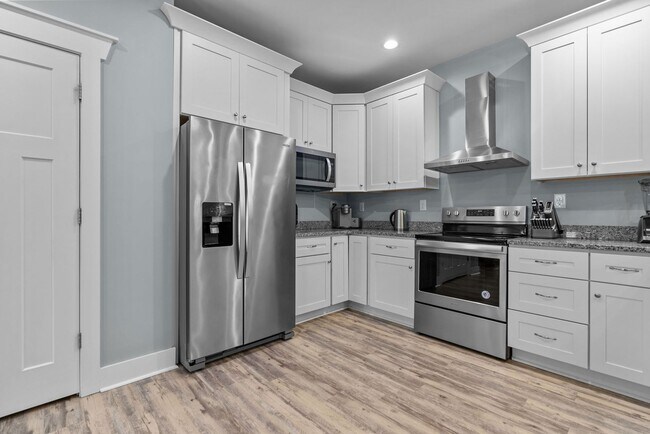 Building Photo - Charming 3-Bedroom Home in Suffolk!