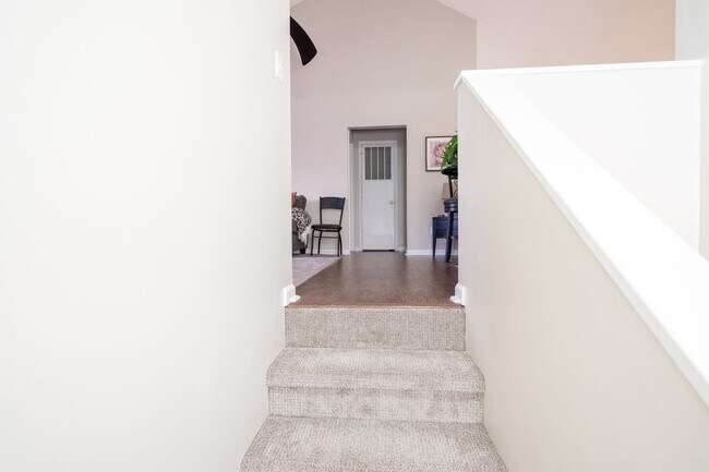 Building Photo - Furnished All-Inclusive 4bed/3bath condo a...