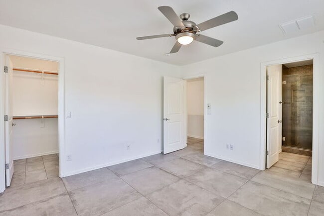 Building Photo - 1416 S Terrace Rd