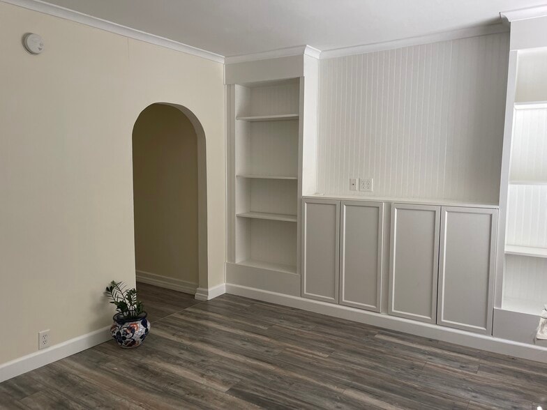 Building Photo - 3552 Sierra St