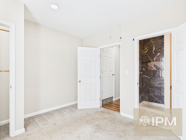 Building Photo - Available Now! Charming 3 Bedroom, 2 Bath ...