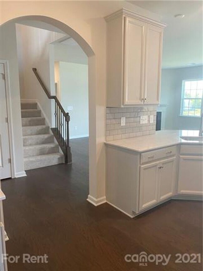 Building Photo - New Home in Desirable Palisades!