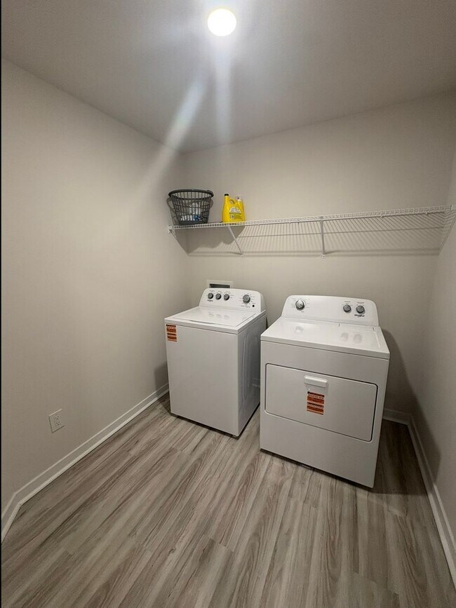 Building Photo - BRAND NEW TOWNHOME w/ Garage Parking