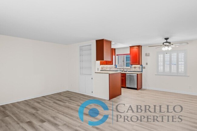 Building Photo - Beautiful 2bd/2ba 2nd Floor Condo with Bra...