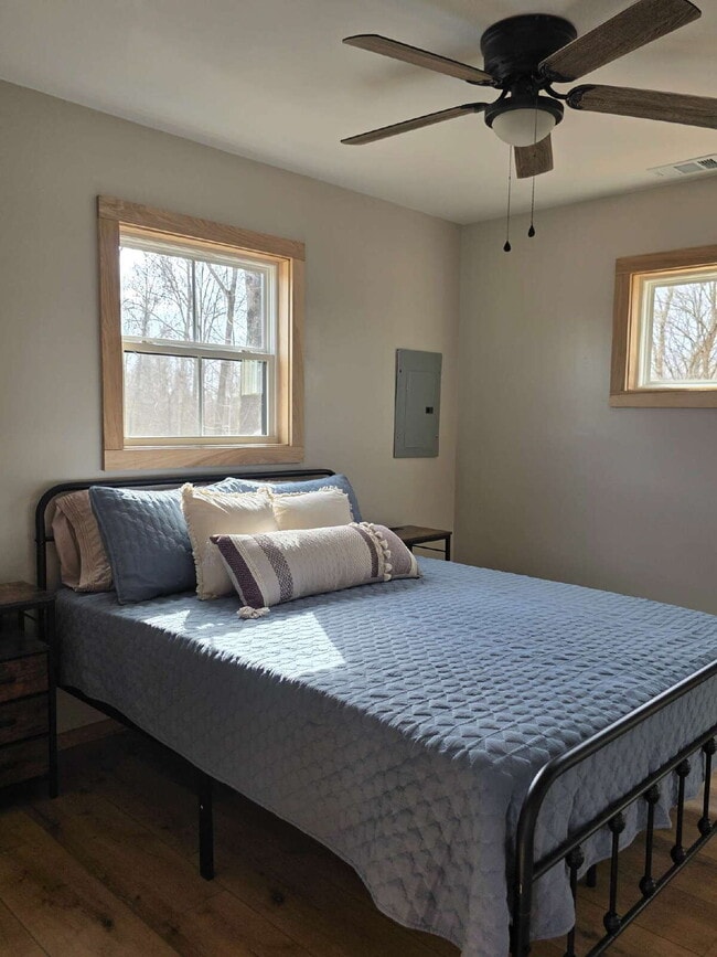 Building Photo - Beautiful peaceful 2/1 for rent! Fully furnished