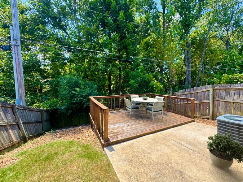 Building Photo - 1217 Brady Hollow Ln