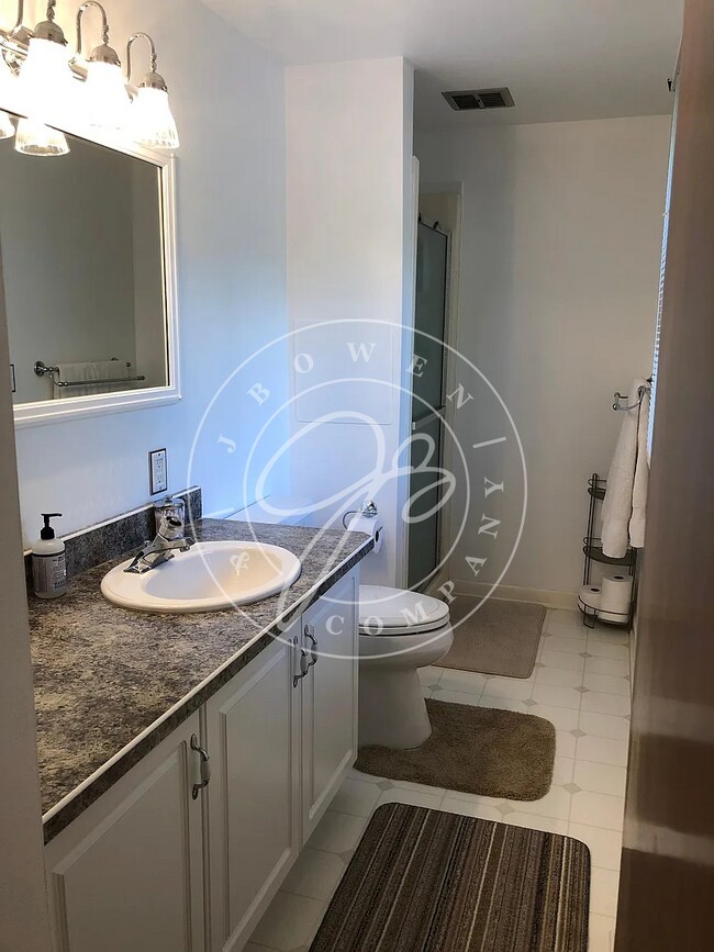 Building Photo - Beautiful 4-Bedroom Home in Lincoln Wood –...