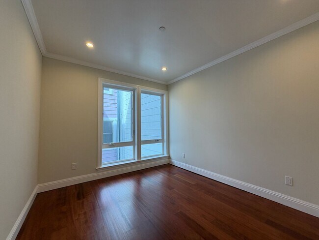 Building Photo - 261 Dolores St