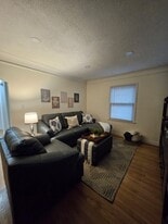 Cozy gathering space - 2212 Burger St