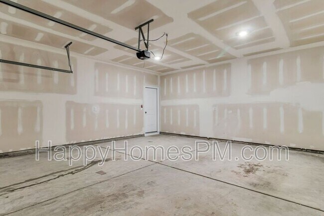 Building Photo - 303 Black Birch Dr