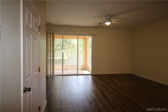 Building Photo - 1600 W Spring Meadow Loop