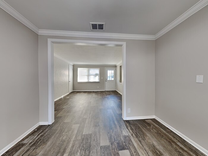 Building Photo - 5916 Ensenada Rd