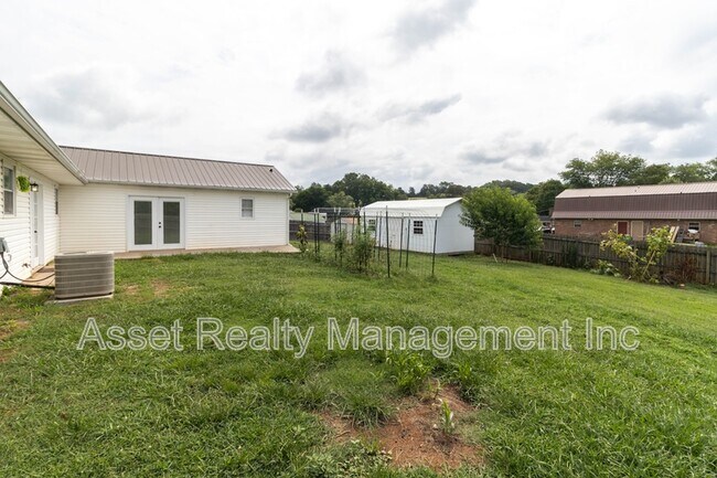 Building Photo - 2821 Vicksburg Ln