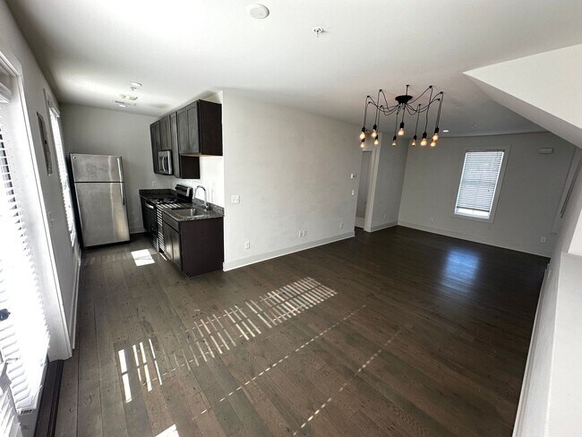 Building Photo - 609 E Duffy Ln