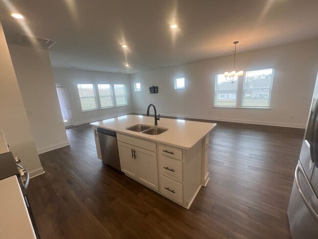 Building Photo - 312 Traywick Pl