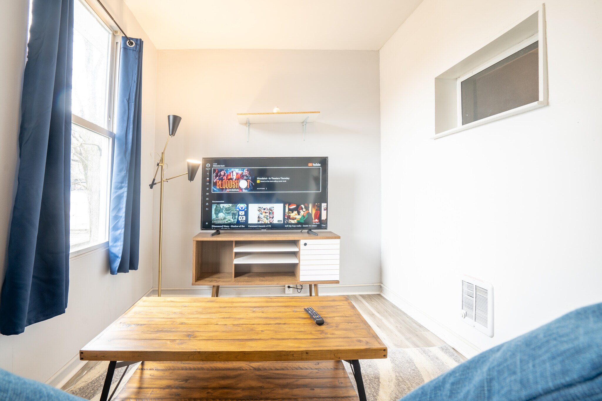 Building Photo - 5807 Hobart St