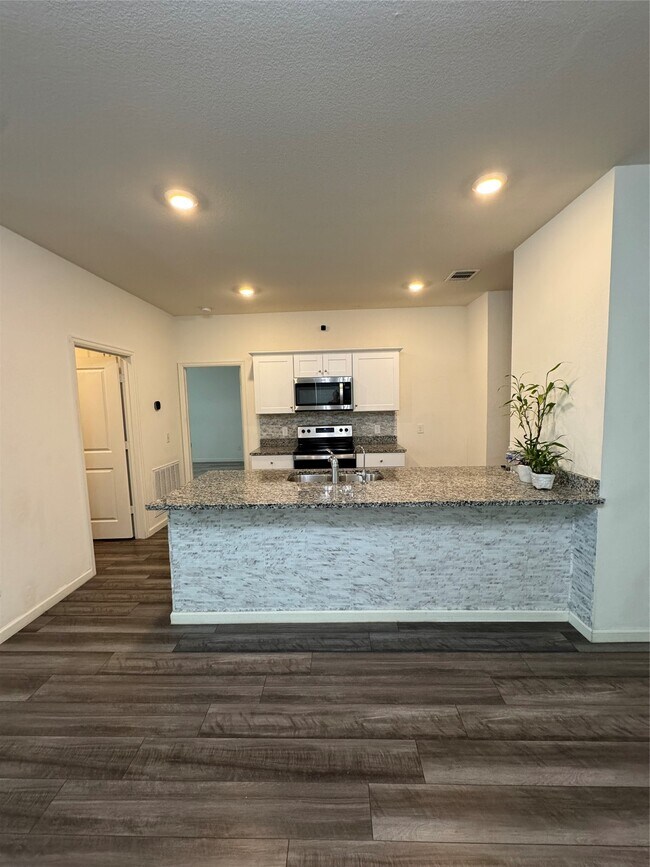 Building Photo - 1061 Long Bay Ct