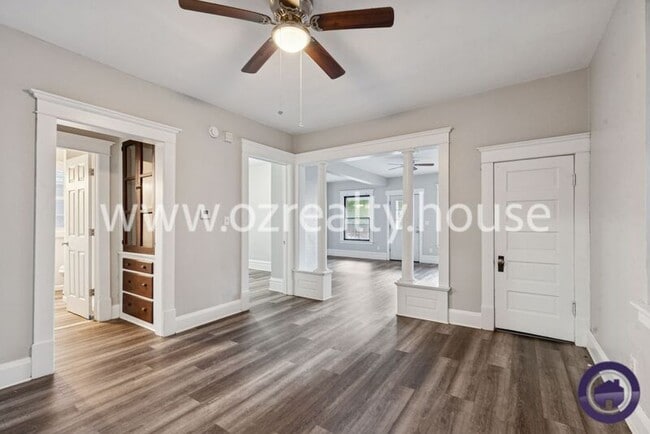 Building Photo - 2824 Chestnut St