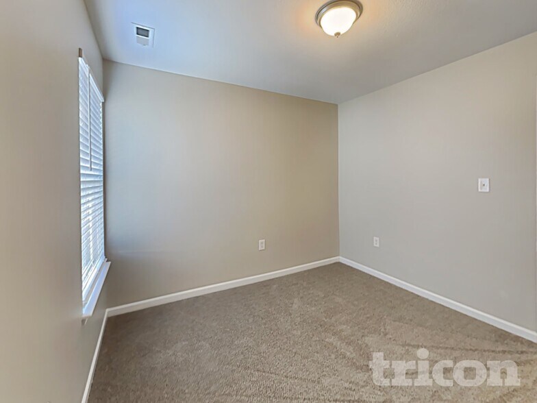 Building Photo - 6916 Brandon Chase Ln