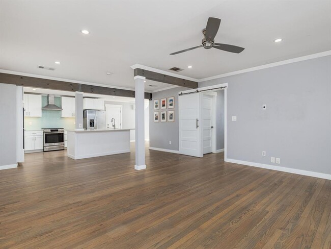 Building Photo - 1112 Arcadia Ave