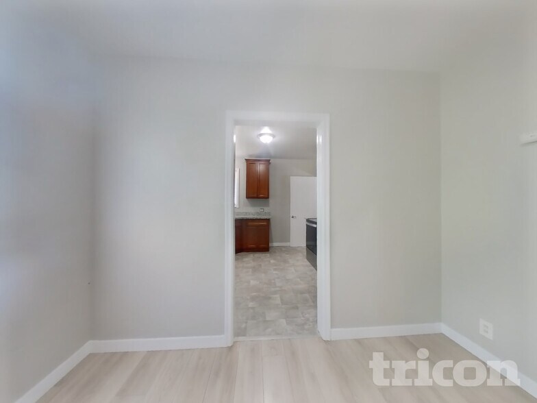 Building Photo - 627 Pierce St