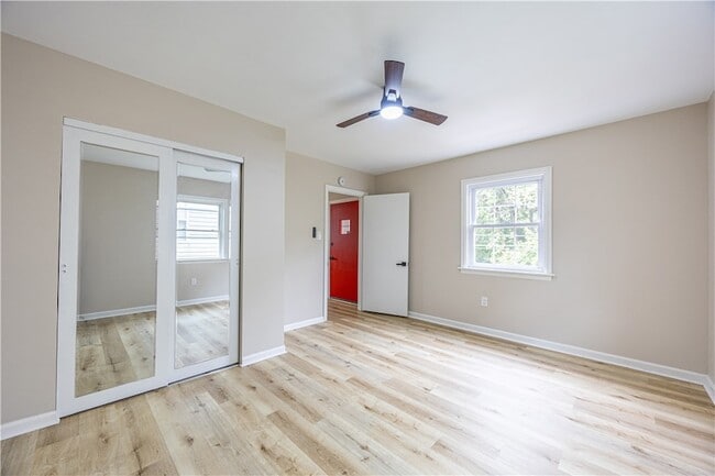 Building Photo - 552 Stephens St