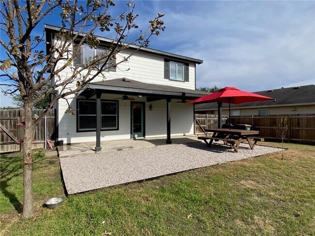 Building Photo - 141 Ruby Lake Dr