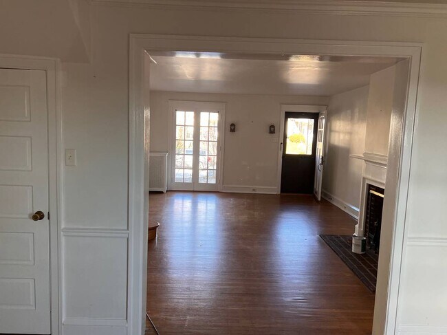 Dining room looking into Living room - 6606 Morris Park Rd