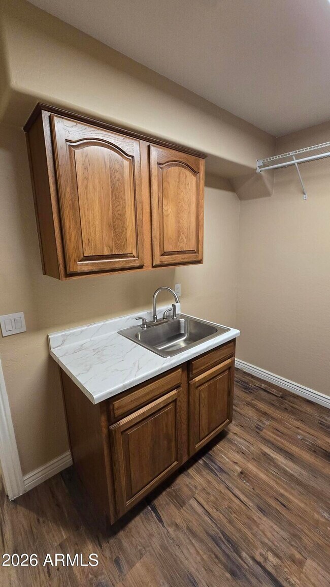 Building Photo - 9658 W Pinnacle Vista Dr