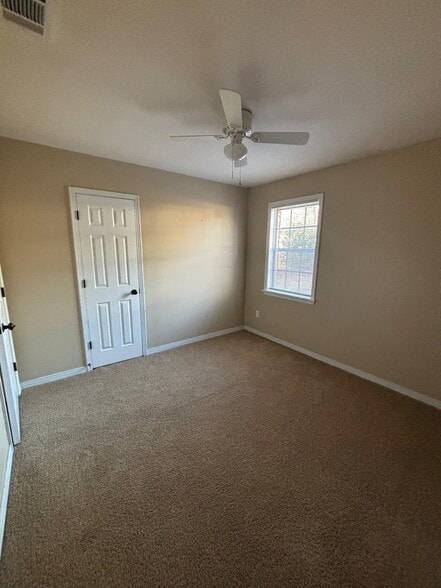 Building Photo - 14 Sara Forest Dr