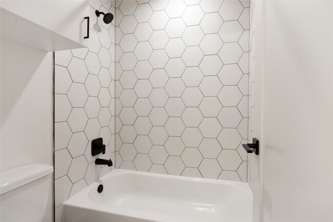 Building Photo - 2761 Sunny Briar Dr