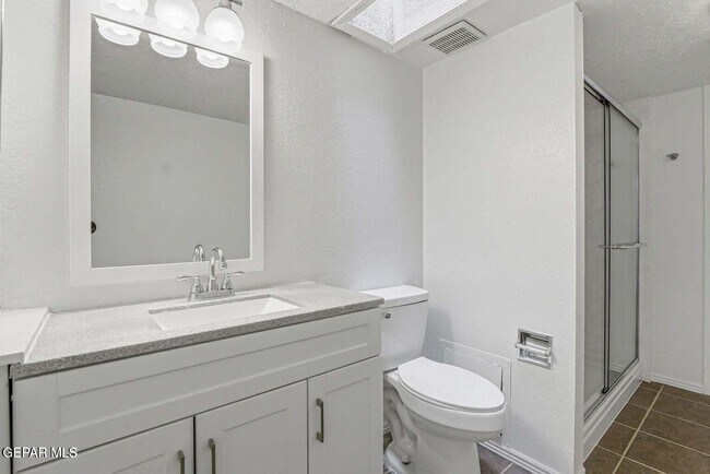 Building Photo - 10720 Sugarland Dr