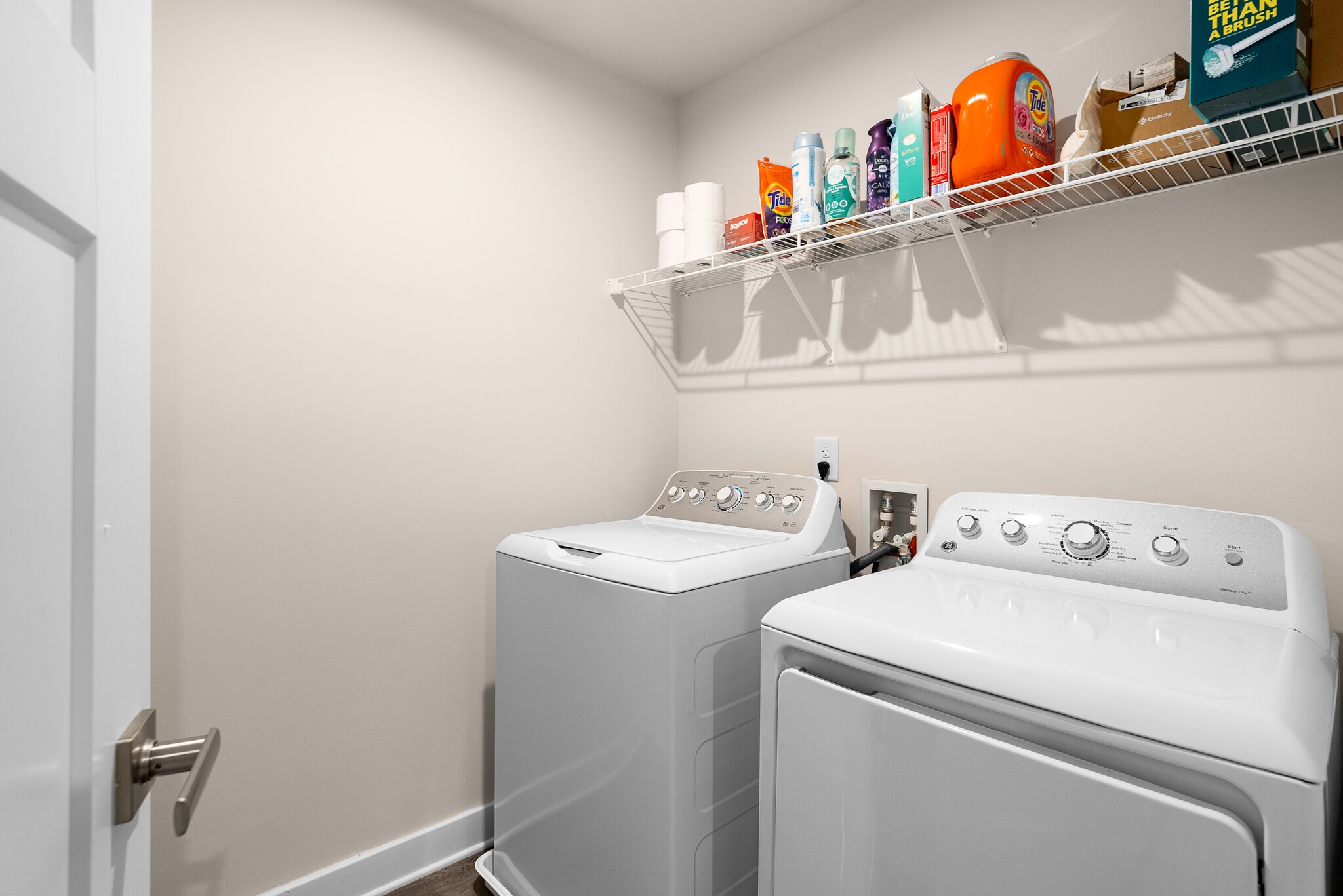 Laundry - 1121 Riverbrook Dr
