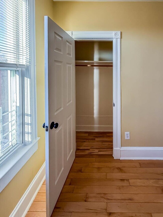 Building Photo - 90 Carlton Ave