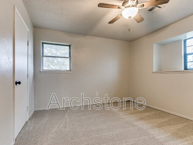 Building Photo - 401 NW 86th St