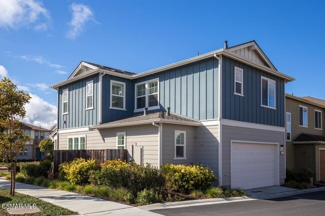 Building Photo - 217 9th St