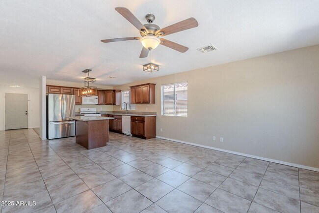 Building Photo - 3324 W Maldonado Rd