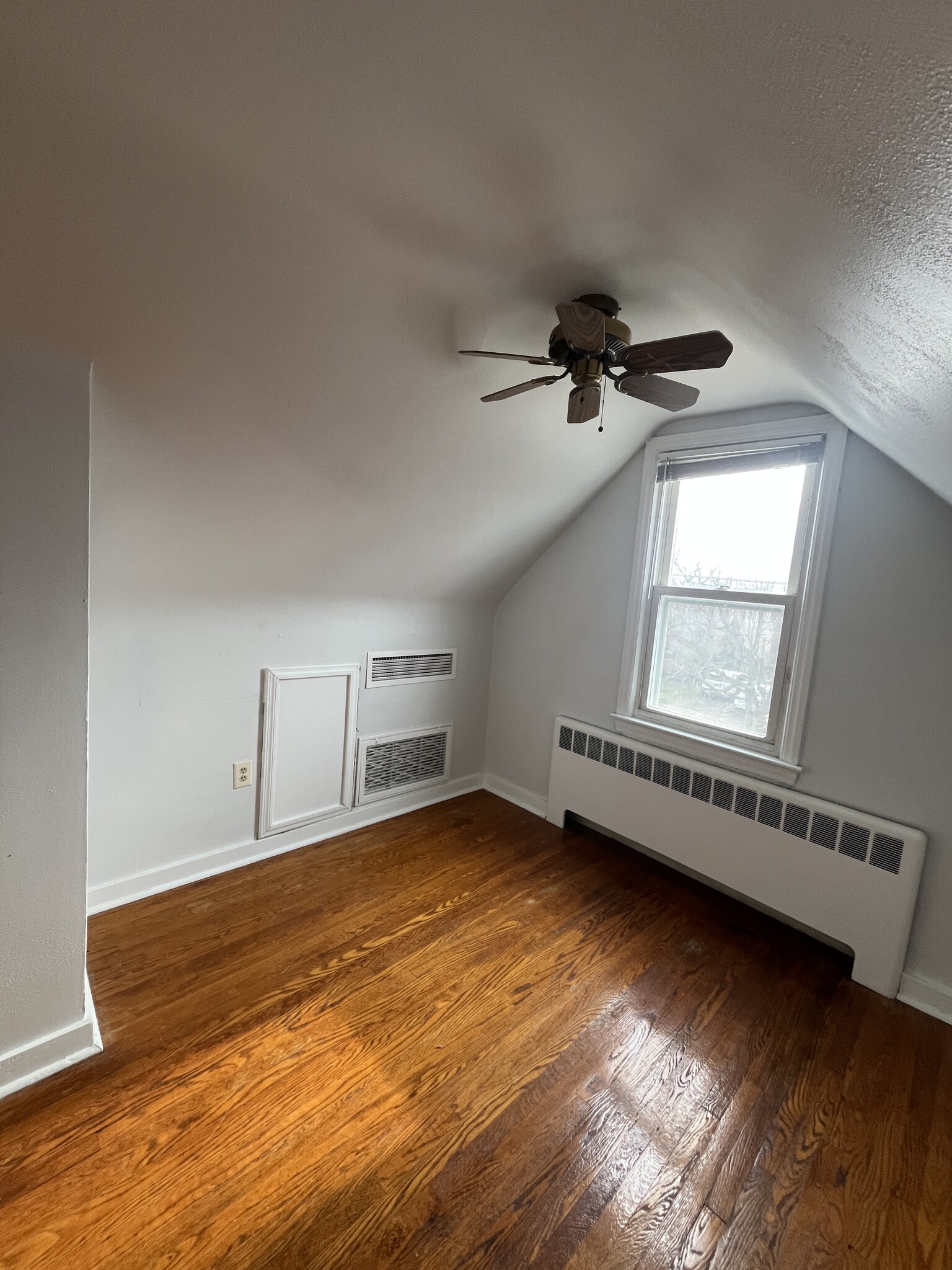 Building Photo - 1417 W High St