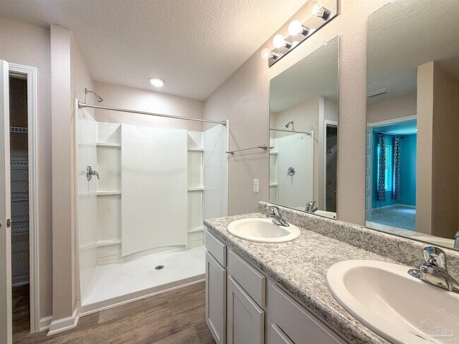 Building Photo - 7305 Lakeside Oak Ct